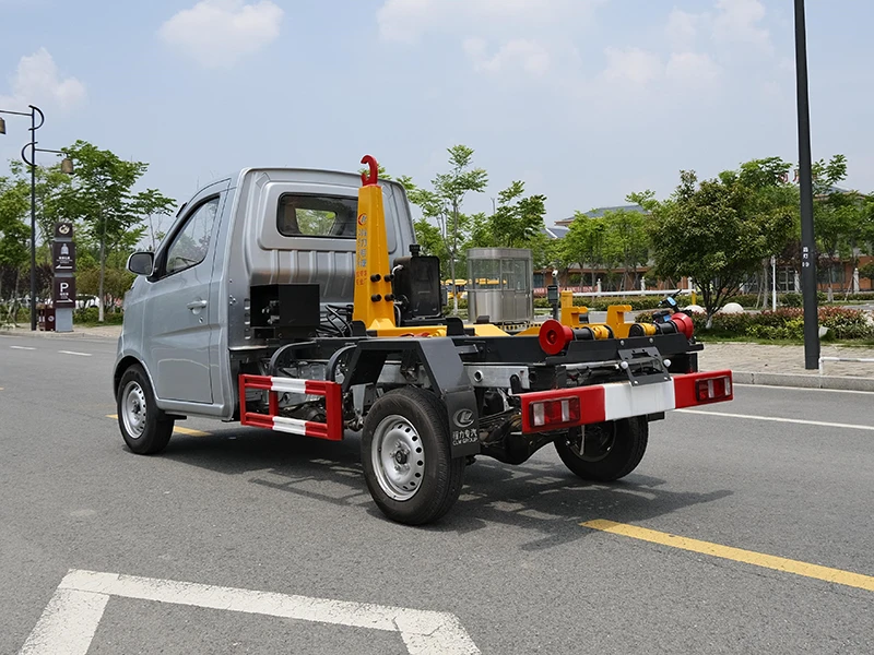 长安勾臂垃圾车4