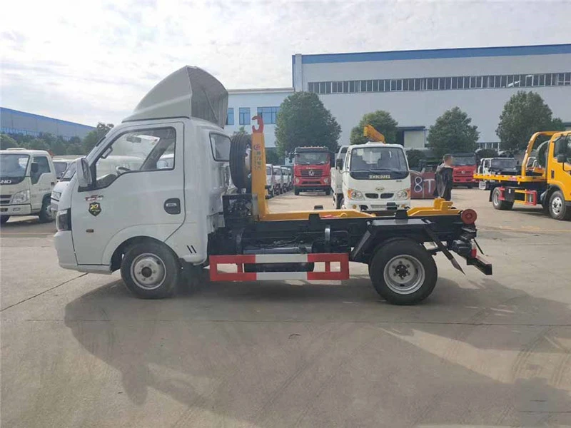 东风途逸勾臂垃圾车4