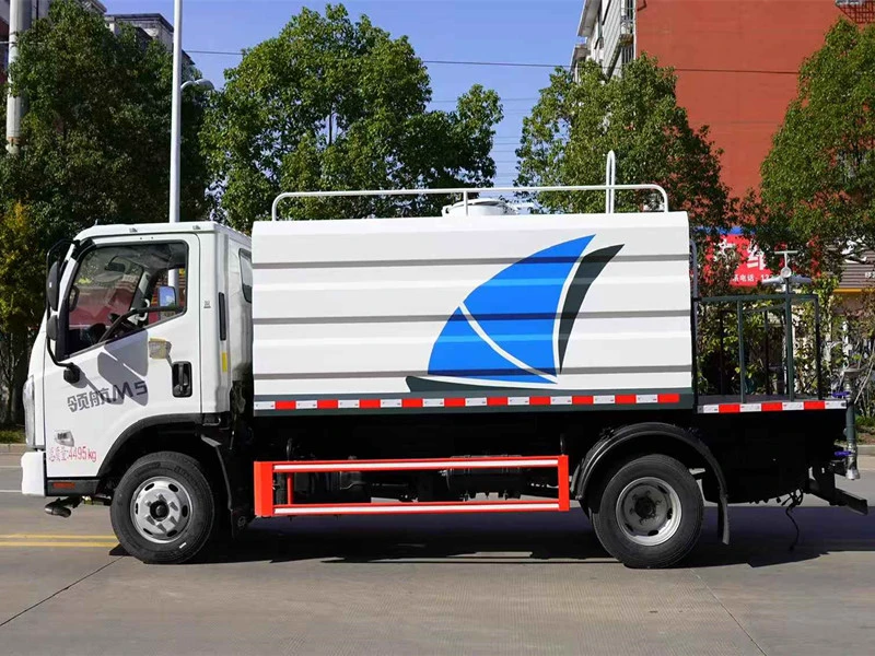 福田蓝牌7方洒水车4