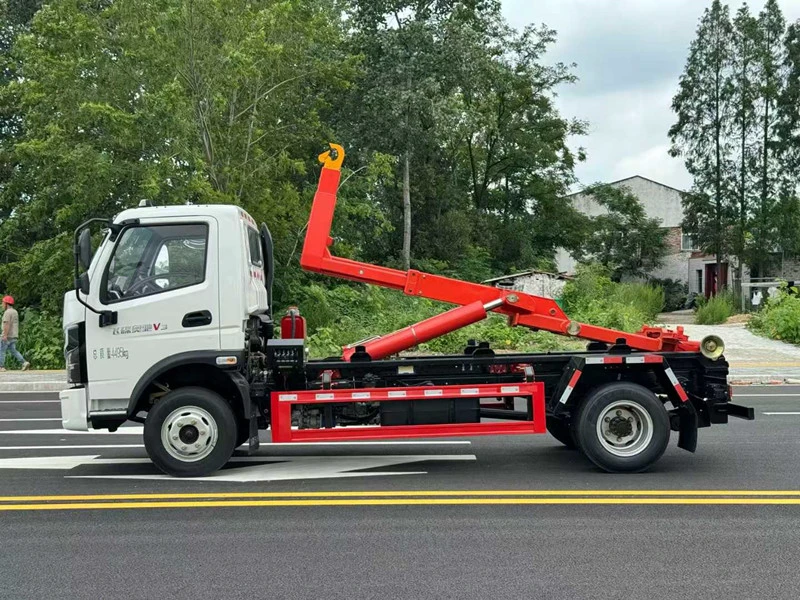 奥驰勾臂垃圾车