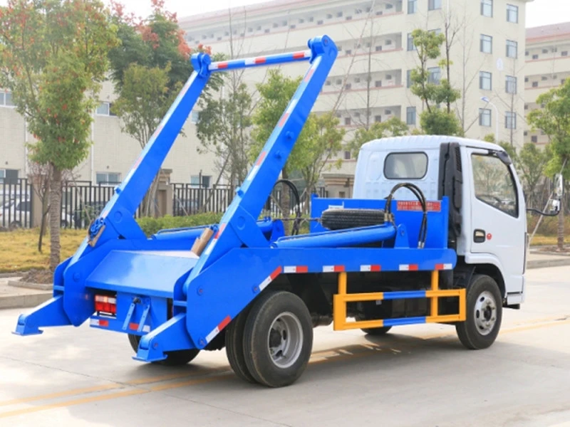 东风小多利卡摆臂垃圾车4