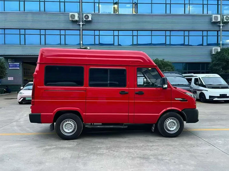 依维柯得意运兵车5