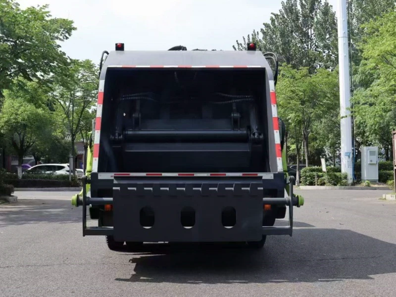 江铃压缩垃圾车8