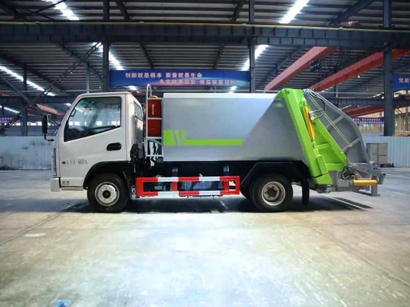 凯马压缩垃圾车3