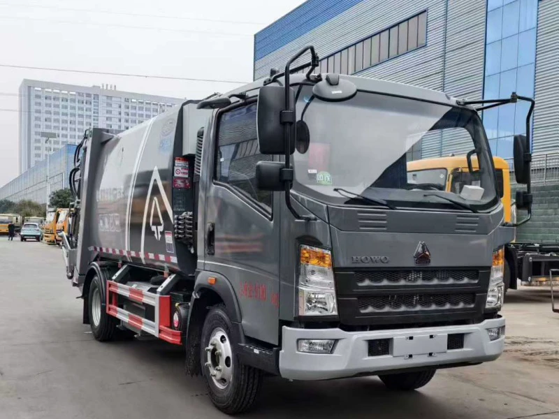 8方重汽豪沃压缩垃圾车4