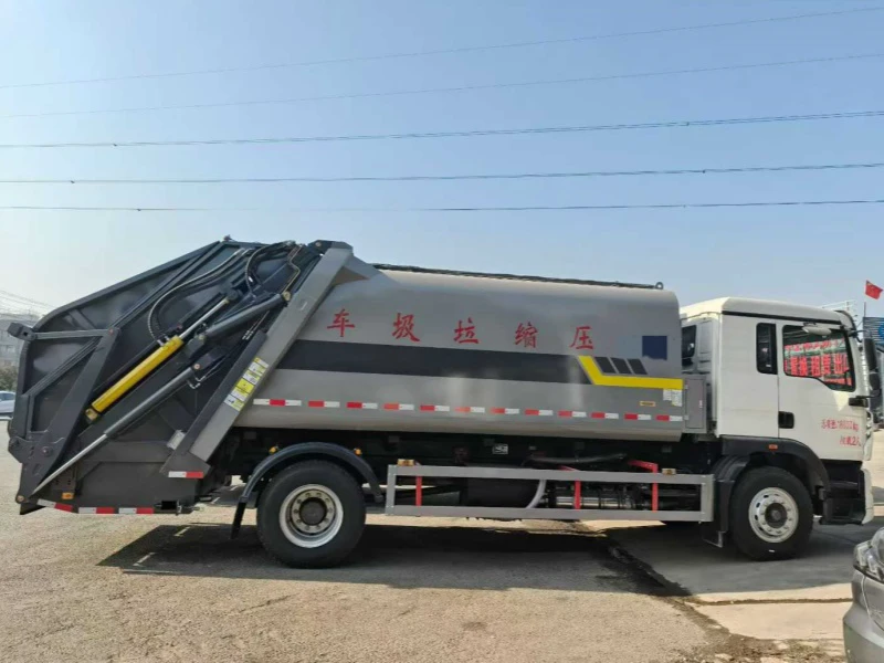 重汽豪沃TX19方压缩式垃圾车6