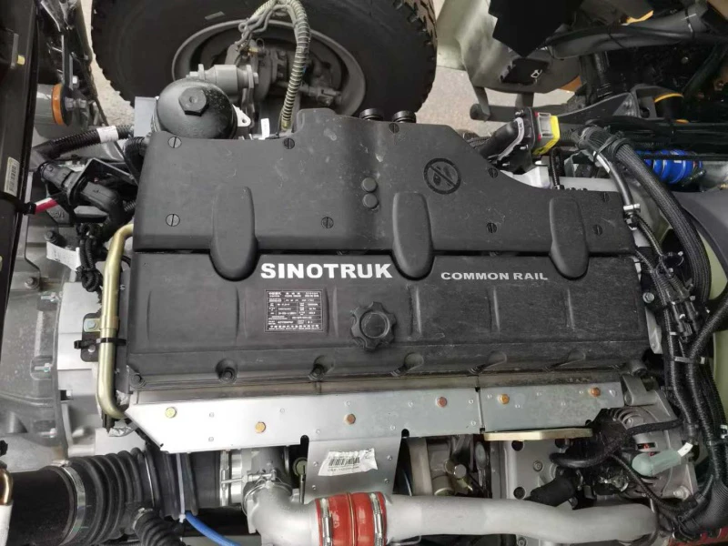 重汽豪沃TX19方压缩式垃圾车5