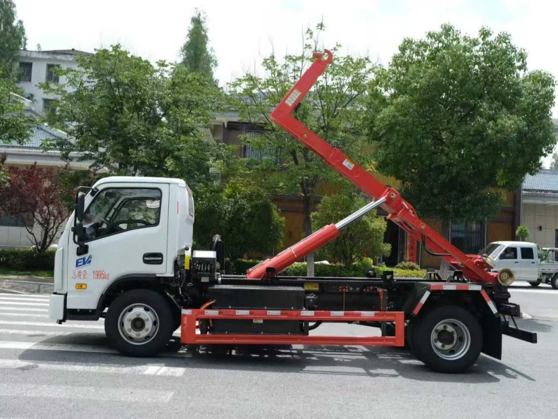 跃进12吨纯电动勾臂垃圾车7