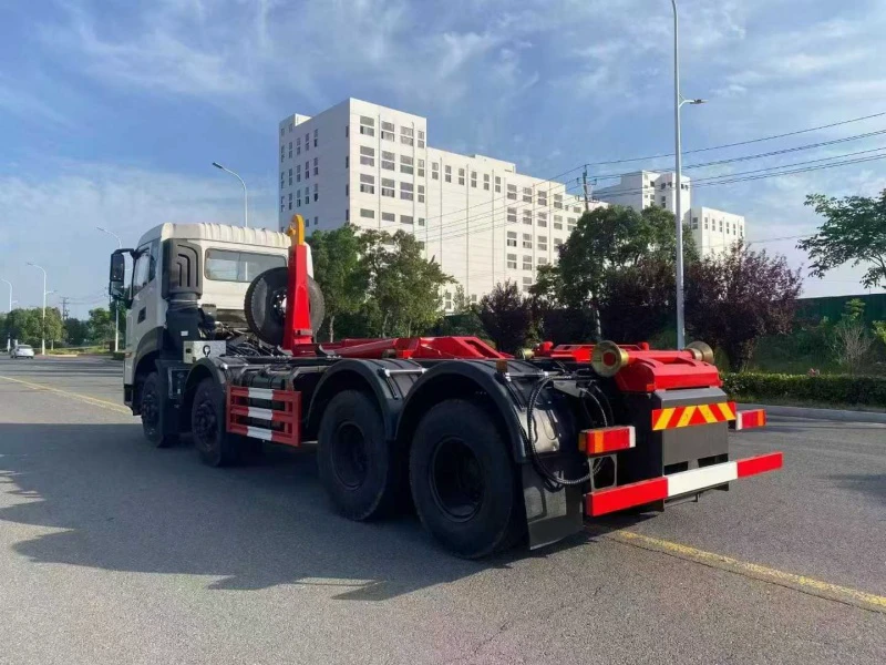 东风天龙前四后八勾臂垃圾车7