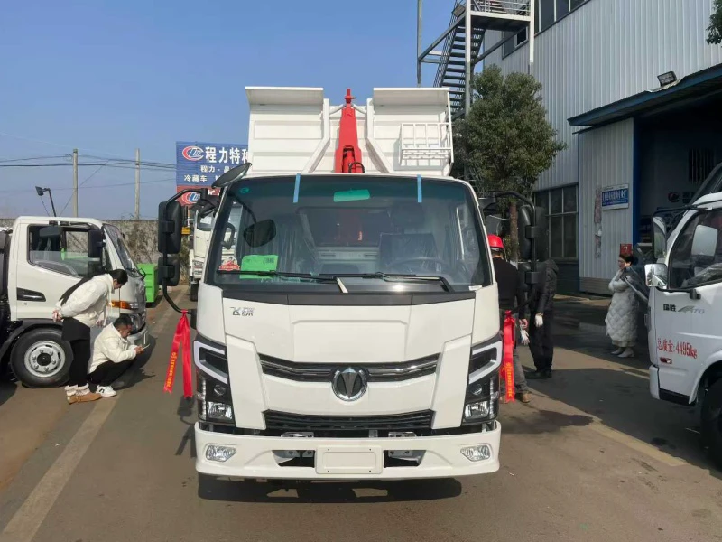 飞碟奥驰地库版黄牌勾臂垃圾车2