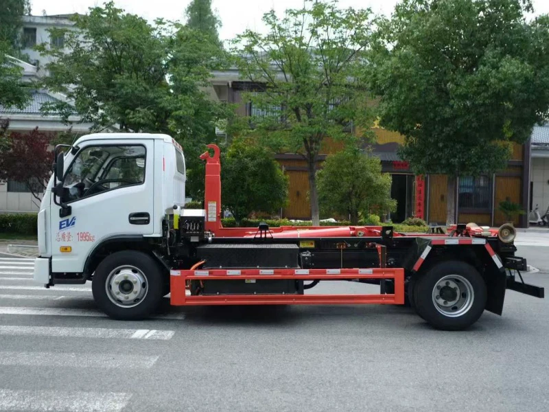 跃进12吨纯电动勾臂垃圾车4