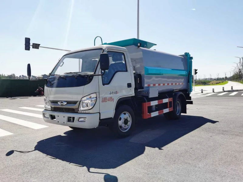 福田侧压自装卸式垃圾车10