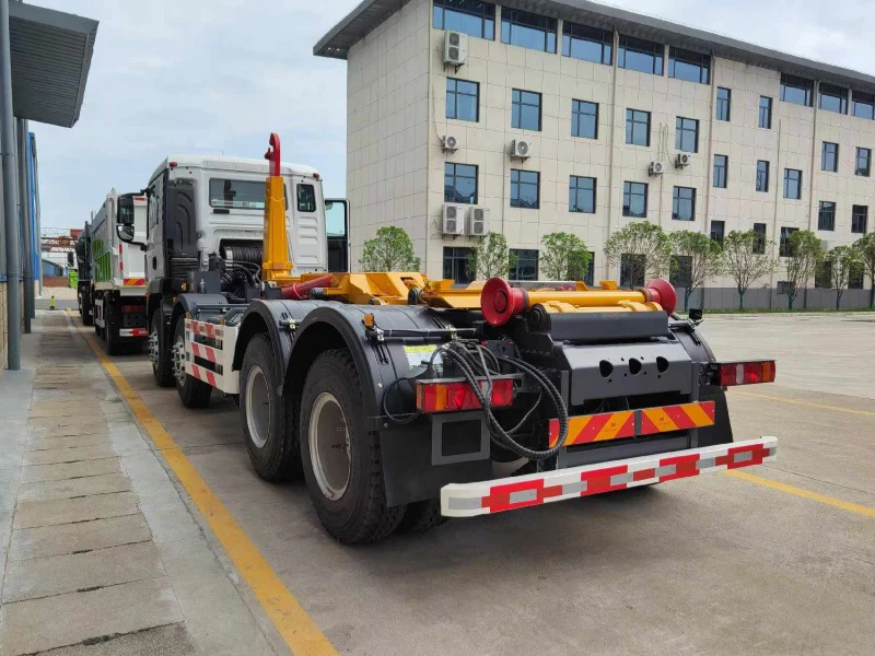 重汽汕德卡前四后八勾臂垃圾车5