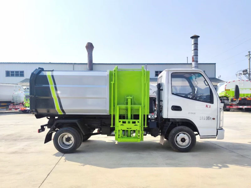 凯马4.5方挂桶垃圾车7