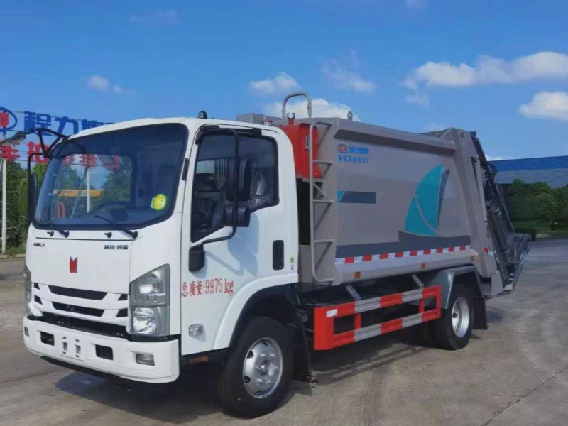 五十铃8方压缩式垃圾车