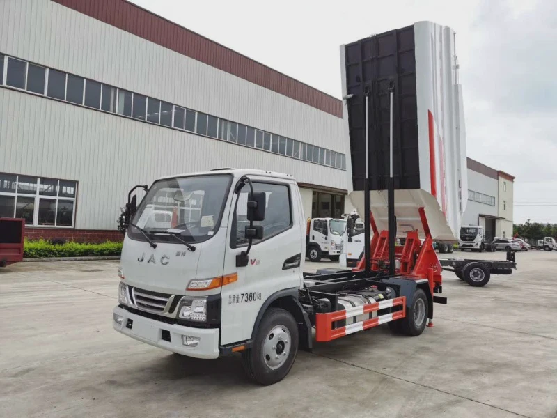 江淮骏铃V3举升式无泄漏垃圾车1