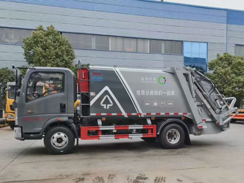 重汽8方压缩式垃圾车2